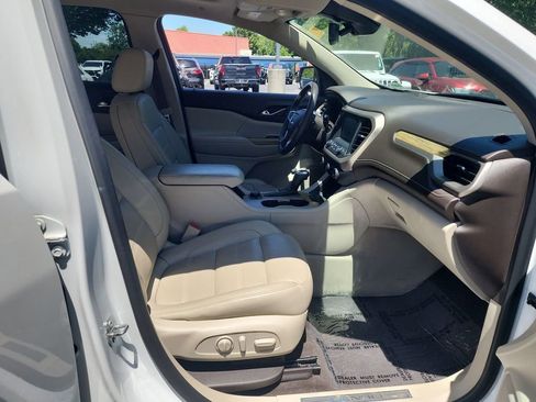Certified 2019 GMC Acadia Denali w/ Technology Package FWD image 28