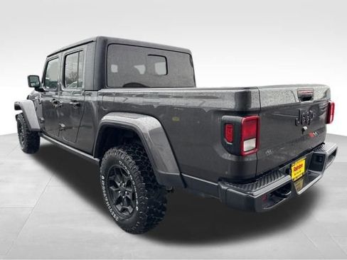 Used 2021 Jeep Gladiator Willys image 6