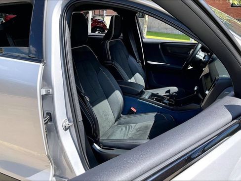 Certified 2023 Volvo C40 P8 Recharge Ultimate w/ Protection Package Premier AWD/4WD image 10