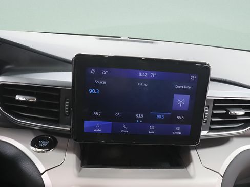 Used 2024 Ford Explorer XLT w/ Equipment Group 202A AWD/4WD image 12
