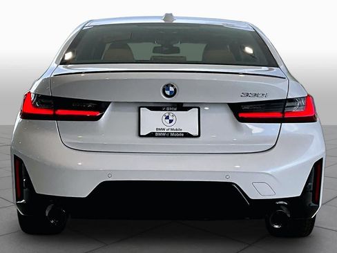 New 2026 BMW 330i Sedan w/ M Sport Package RWD image 4