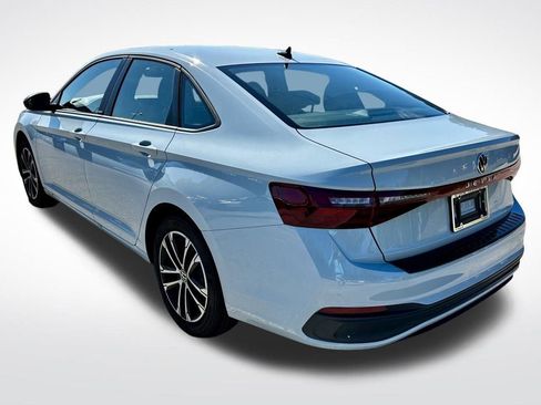 Used 2025 Volkswagen Jetta Sport image 7