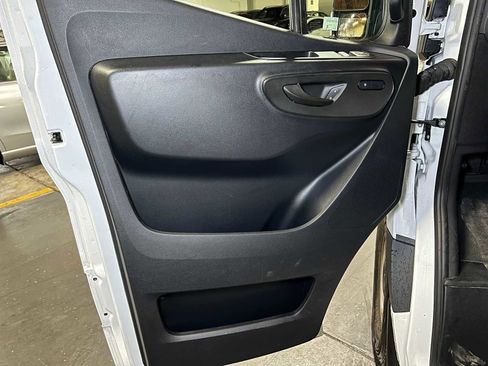 Used 2025 Mercedes-Benz Sprinter 2500 image 17