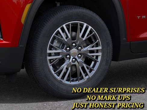 New 2026 Chevrolet Traverse LT w/ Driver Confidence Package FWD image 9