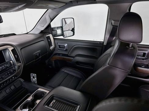 Used 2019 GMC Sierra 2500 Denali AWD/4WD image 24