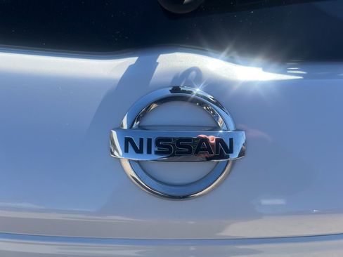 Used 2019 Nissan Kicks SV image 32
