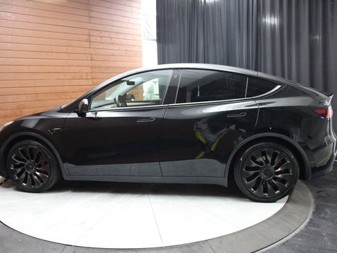Used 2022 Tesla Model Y Performance image 7