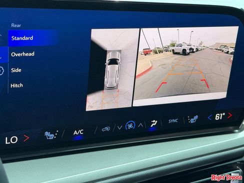 Used 2025 Chevrolet Traverse LT w/ Driver Confidence Package FWD image 29
