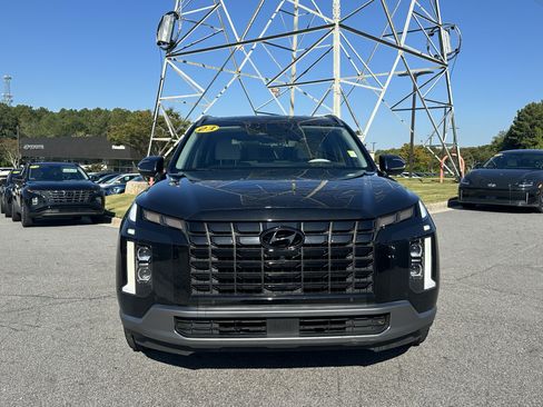 Used 2023 Hyundai Palisade Limited FWD image 2