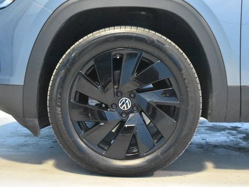 Used 2024 Volkswagen Atlas Cross Sport SE image 24