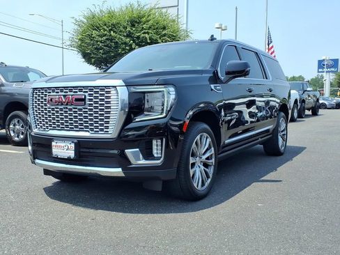 Used 2021 GMC Yukon XL Denali AWD/4WD image 3