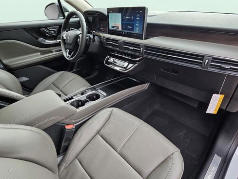 New 2026 Lincoln Corsair Reserve image 15