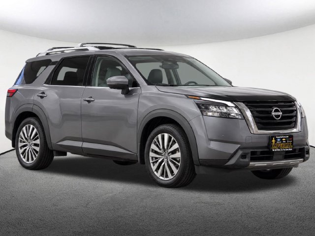 Used 2024 Nissan Pathfinder SL w/ SL Premium Package AWD/4WD image 2