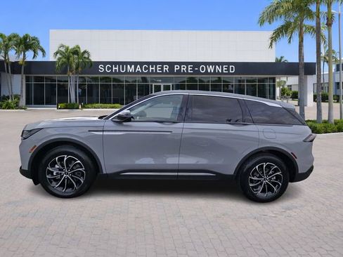 Used 2026 Lincoln Nautilus Premier AWD/4WD image 4