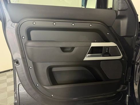 Used 2022 Land Rover Defender 110 X-Dynamic SE image 29