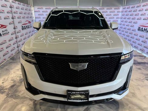 Used 2021 Cadillac Escalade Sport w/ Driver Assist Tech Package AWD/4WD image 4