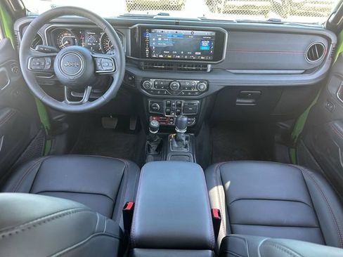 Used 2026 Jeep Wrangler Unlimited Rubicon AWD/4WD image 17
