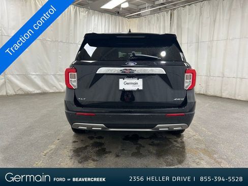 Used 2022 Ford Explorer XLT w/ Equipment Group 202A image 4