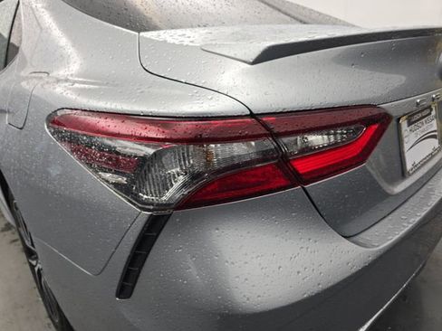 Used 2023 Toyota Camry SE image 18
