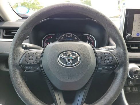 Used 2025 Toyota RAV4 XLE FWD image 19