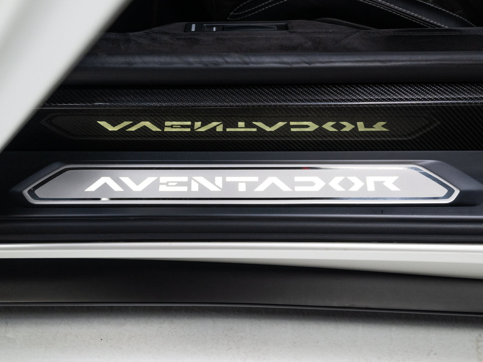 Used 2018 Lamborghini Aventador S AWD/4WD image 37