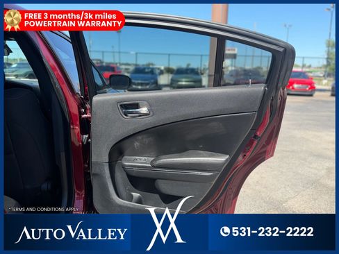 Used 2020 Dodge Charger SXT w/ Blacktop Package RWD image 17