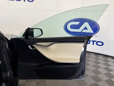 Used 2018 Tesla Model S 100D image 11