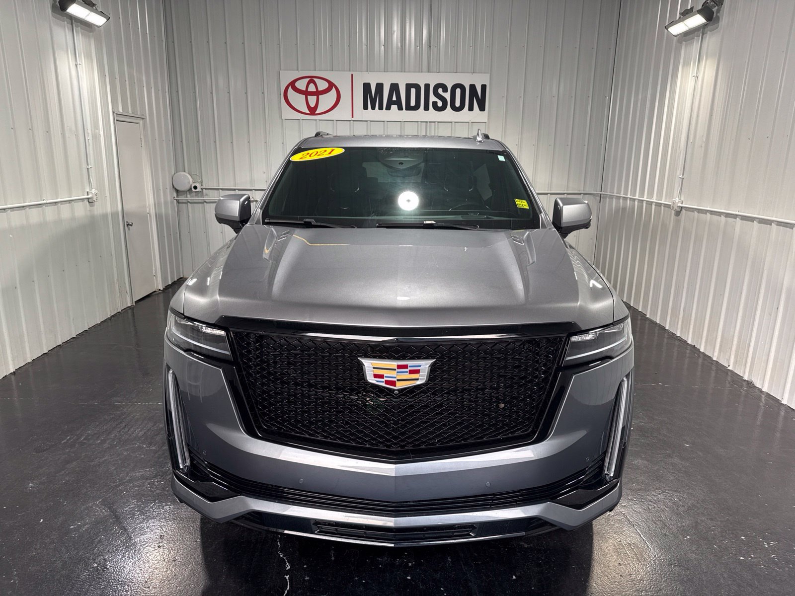 Used 2021 Cadillac Escalade Sport w/ Driver Assist Tech Package AWD/4WD image 5