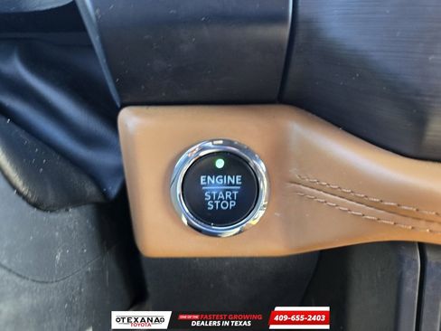 Used 2023 Ford Expedition Platinum image 25