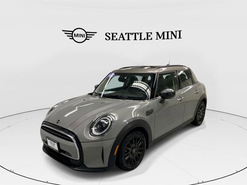 Certified 2022 MINI Cooper 4-Door Hardtop image 1