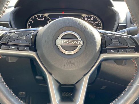 Used 2023 Nissan Altima 2.5 SR w/ SR Premium Package image 17