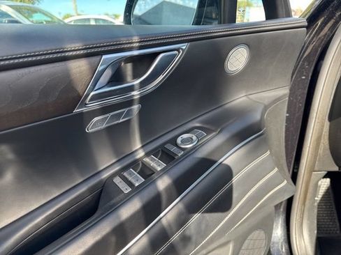 Used 2024 Genesis GV80 2.5T AWD/4WD image 29