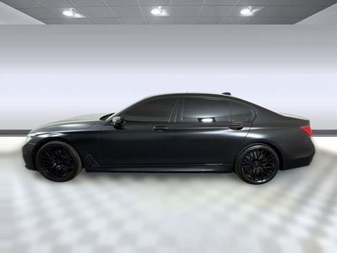 Used 2017 BMW 750i RWD image 2