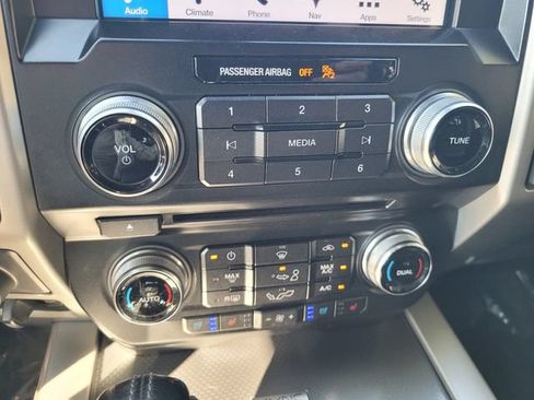 Used 2017 Ford F150 Lariat w/ Equipment Group 502A Luxury AWD/4WD image 25