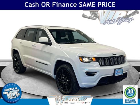 Certified 2022 Jeep Grand Cherokee Laredo X AWD/4WD image 1