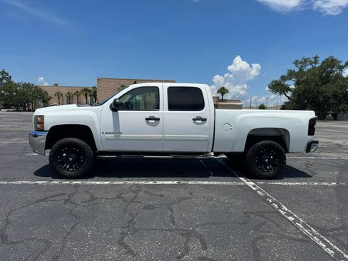 Used 2007 Chevrolet Silverado 2500 LT w/ 2LT Convenience Package RWD image 9