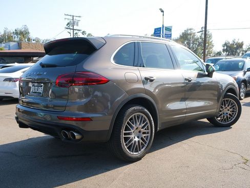 Used 2015 Porsche Cayenne S image 6