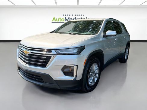 Used 2022 Chevrolet Traverse LT FWD image 3