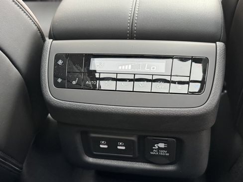 New 2026 Nissan Pathfinder Platinum AWD/4WD image 24