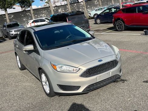 Used 2015 Ford Focus SE image 7