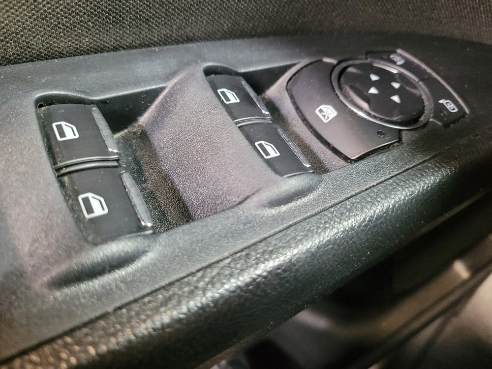 Used 2019 Ford Fusion SE FWD image 27