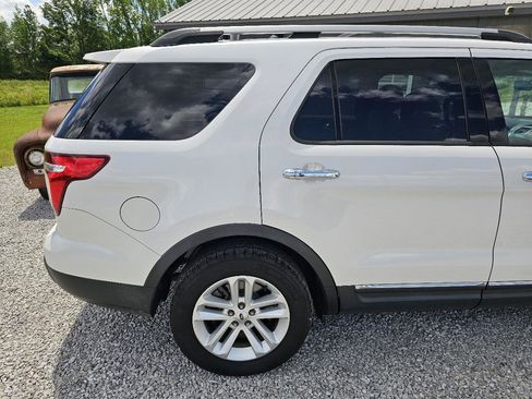 Used 2014 Ford Explorer XLT FWD image 11