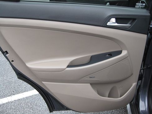 Used 2021 Hyundai Tucson Limited FWD image 30