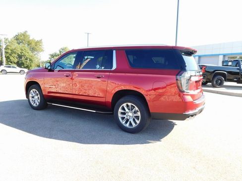 New 2025 Chevrolet Suburban Premier image 5