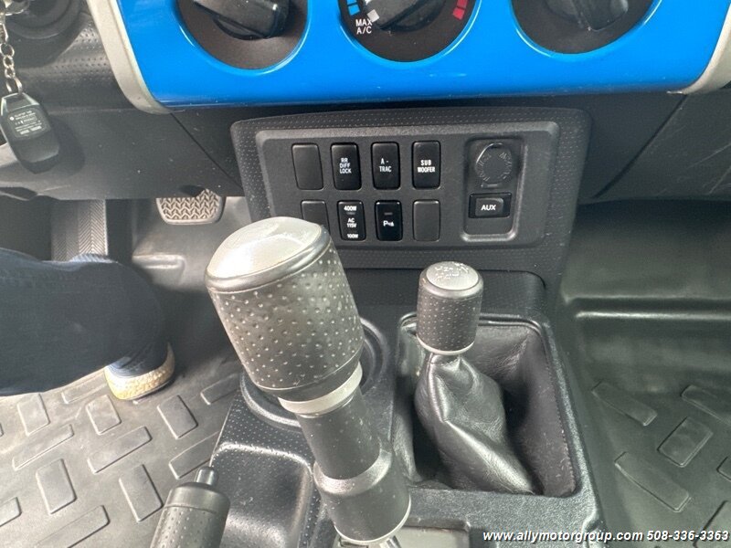 Used 2007 Toyota FJ Cruiser 4WD w/ Upgrade Pkg 2 image 17