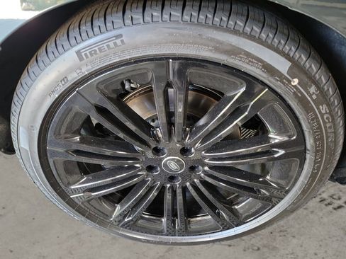 New 2025 Land Rover Range Rover SE image 12