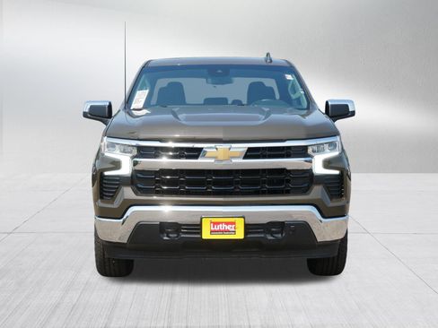 Used 2023 Chevrolet Silverado 1500 LT AWD/4WD image 2
