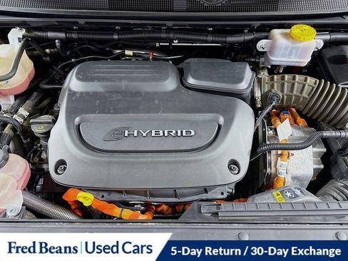 Used 2023 Chrysler Pacifica Limited image 35