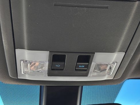 Used 2018 Ford Taurus Limited FWD image 23