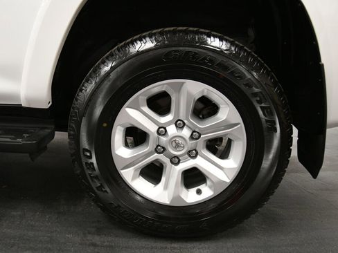 Certified 2024 Toyota 4Runner SR5 Premium image 31